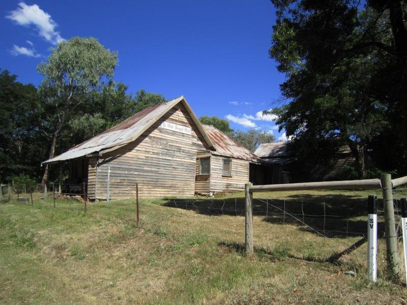 100 Goldenpoint Road, Blackwood, Vic 3458 Property Details