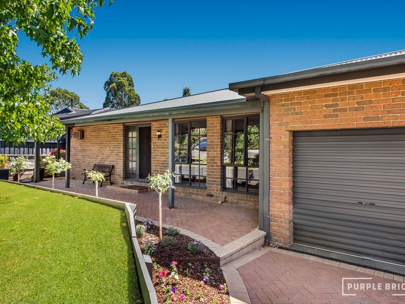 12 Bournevale Drive, Berwick, VIC 3806