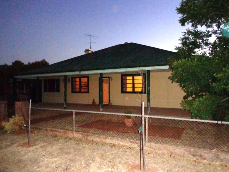 69 WATERVIEW STREET, Ganmain, NSW 2702 Property Details