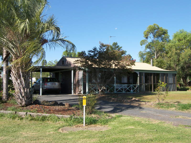 42 Gowrie Street, Kingsthorpe, Qld 4400 Property Details