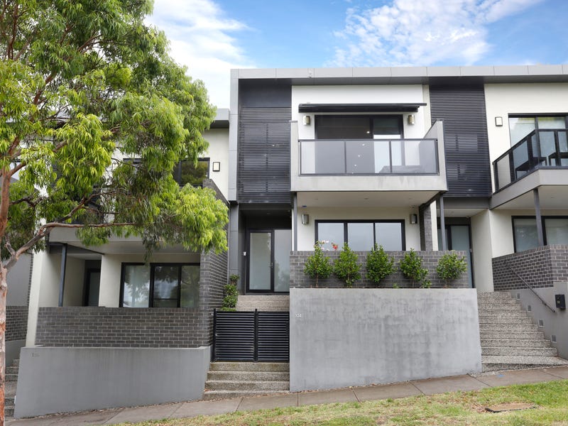 104 Edgewater Boulevard, Maribyrnong, Vic 3032 Property Details