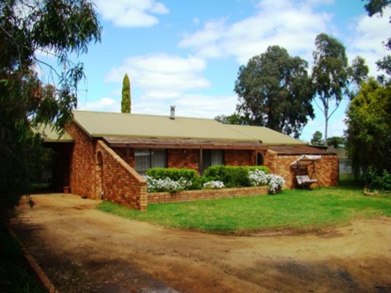 113 Peyton Close, Narromine, NSW 2821 Property Details