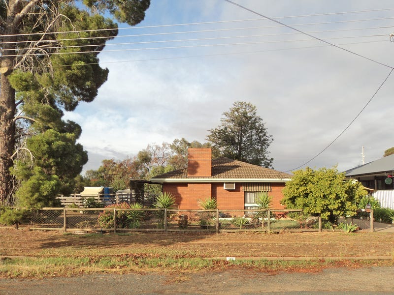 33 Livingstone Street, Mathoura, NSW 2710 Property Details