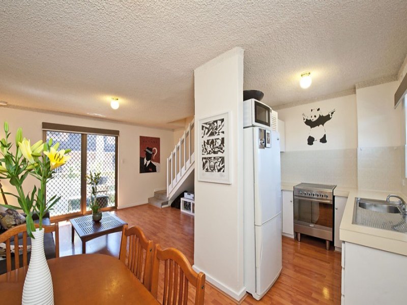 90 309 Harborne Street Glendalough WA 6016 Property Details