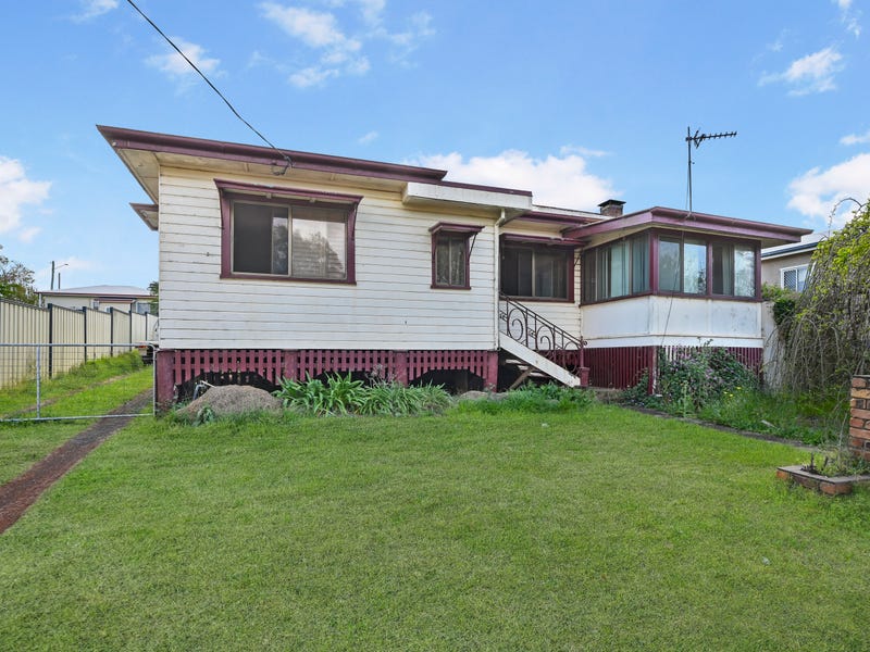 253 West St, Harristown, Qld 4350 House for Sale