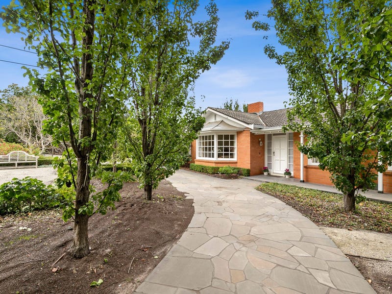 240 Roslyn Road, Highton, Vic 3216 Property Details