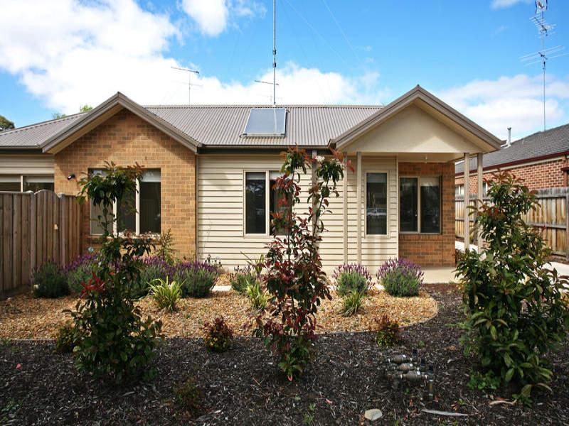 1/225 Roslyn Road, Highton, Vic 3216 Property Details