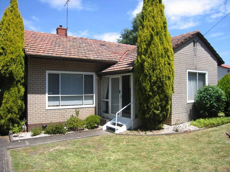 12 Centre Avenue, Warragul, Vic 3820 Property Details