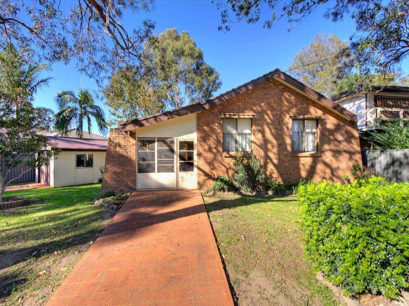 2 Blenheim Avenue, Berkeley Vale, NSW 2261