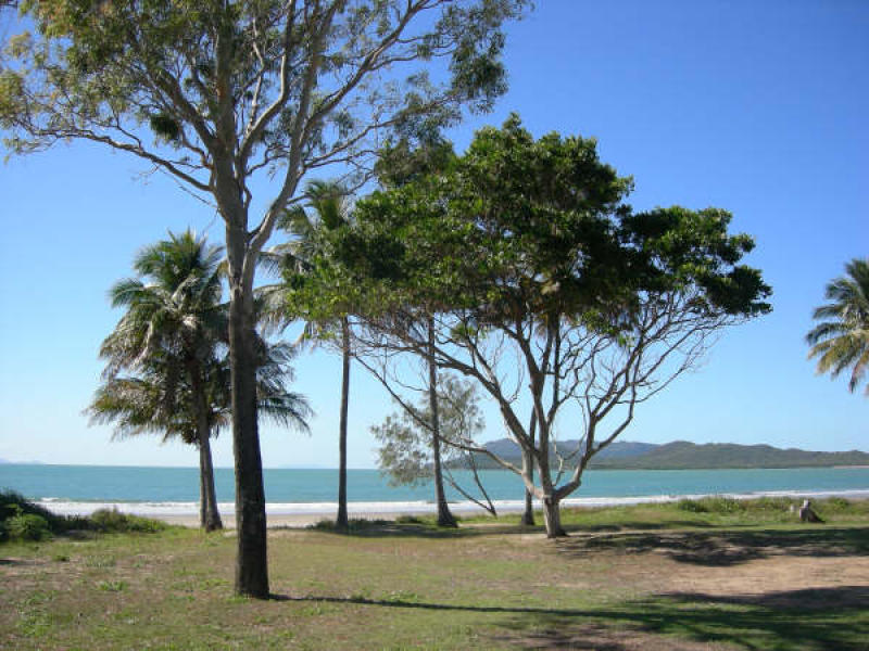 18 Redcliffe Avenue, Seaforth, QLD 4741