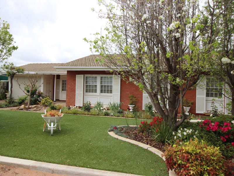 6 Dowling Street, Waikerie, SA 5330 House for Sale