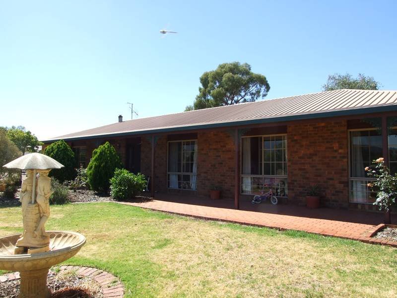 Property 7273895, Glenrowan, Vic 3675 Property Details