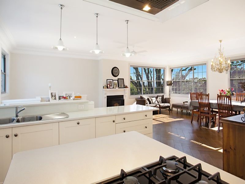 2 Mountain View Parade, New Lambton Heights, NSW 2305