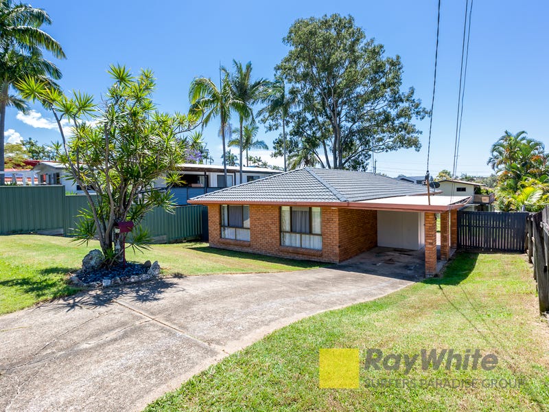 135 Bamboo Avenue, Benowa, QLD 4217