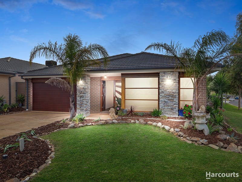 20 Waterside Drive, Pakenham, VIC 3810