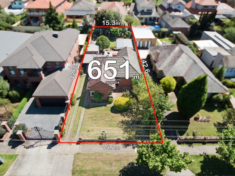 30 Woodland Street, Strathmore, Vic 3041 Property Details