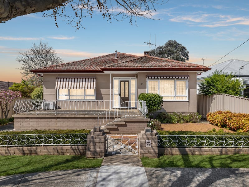 32 Mcintosh Street, Queanbeyan, NSW 2620