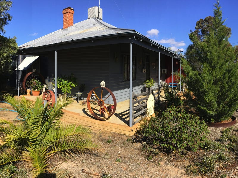 18 Flint Street, Wyalkatchem, WA 6485