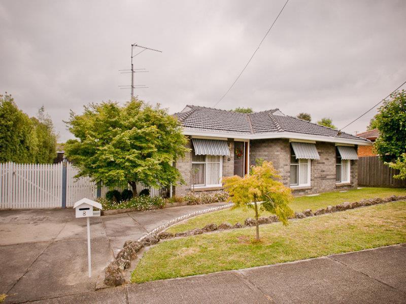 8 Guy Street, Newborough, VIC 3825