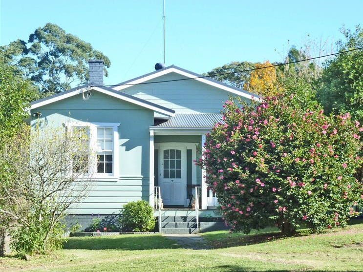 3 Bee Farm Road, Springwood, NSW 2777