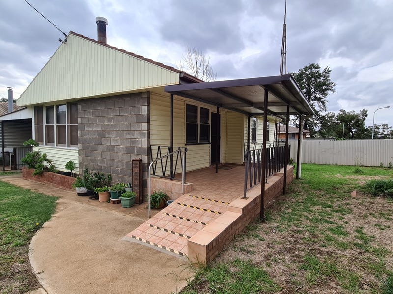 45 Brady Street, Condobolin, NSW 2877 House for Sale