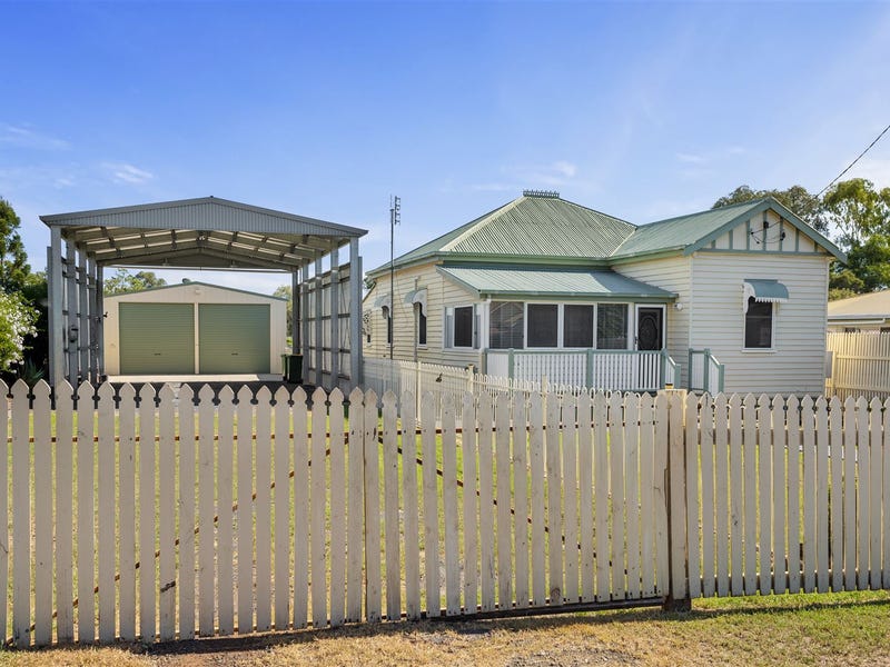 4 Hartwig Street, Goombungee, Qld 4354 Property Details