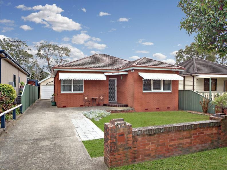 12 Rivenoak Avenue, Padstow, NSW 2211 Property Details