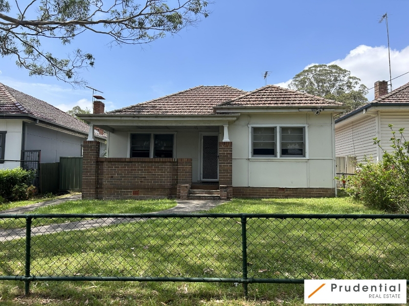24 Lithgow Street, Campbelltown, NSW 2560