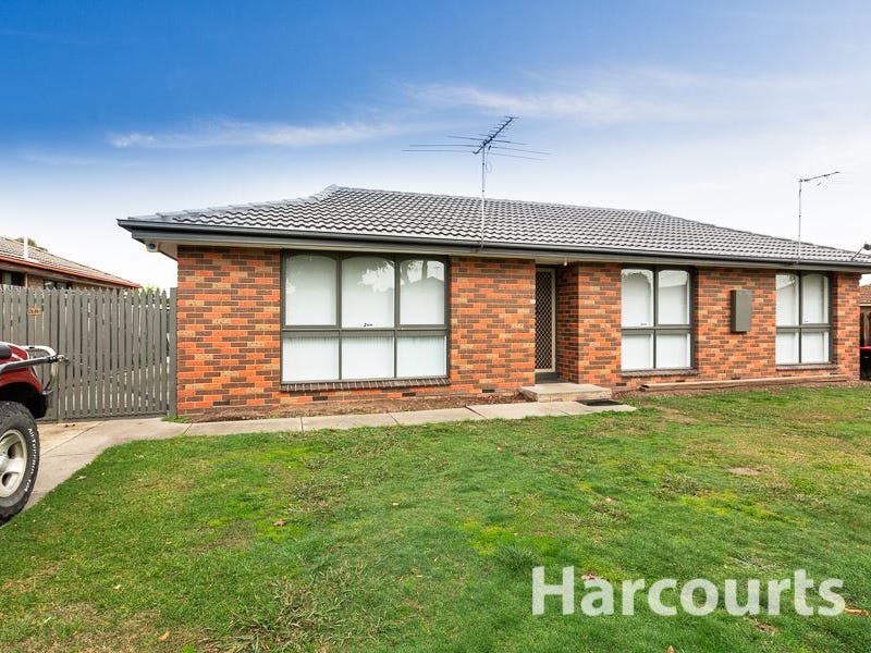 30 Whitehaven Cres, Noble Park North, VIC 3174
