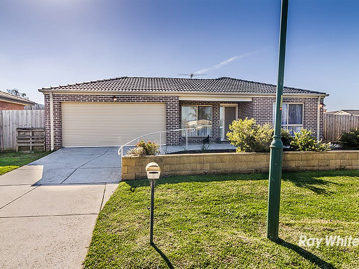 2 Chatham Close, Cranbourne East, VIC 3977