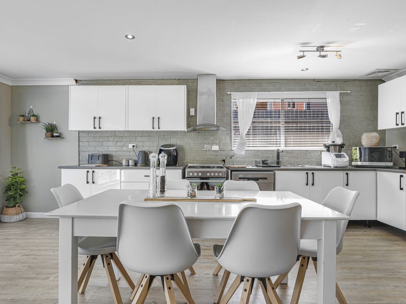 14 Waratah St, Katoomba, NSW 2780 Property Details