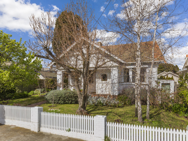 33 Retreat Road, Newtown, VIC 3220