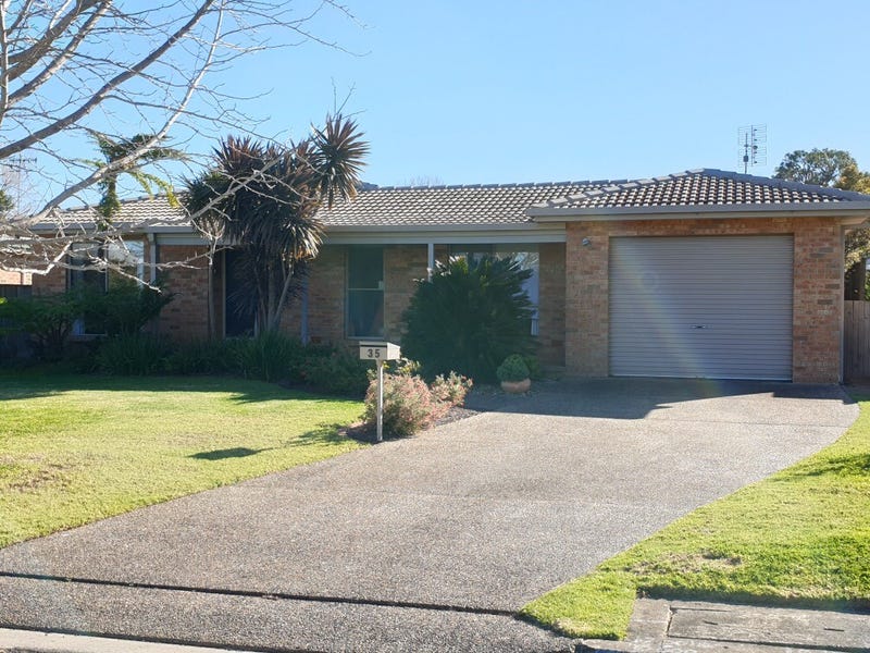 35 Lyrebird Drive, Nowra, NSW 2541 Property Details