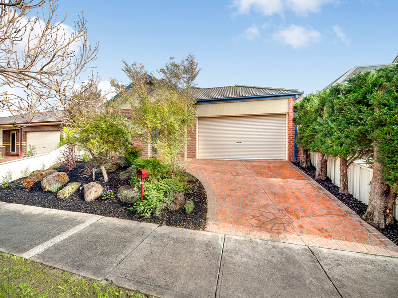 17 Flinders Chase, Pakenham, Vic 3810 Property Details