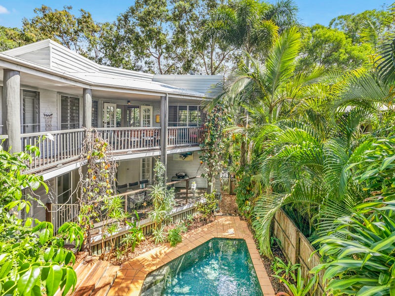 27 Warana Street Noosa Heads Qld 4567 Property Details