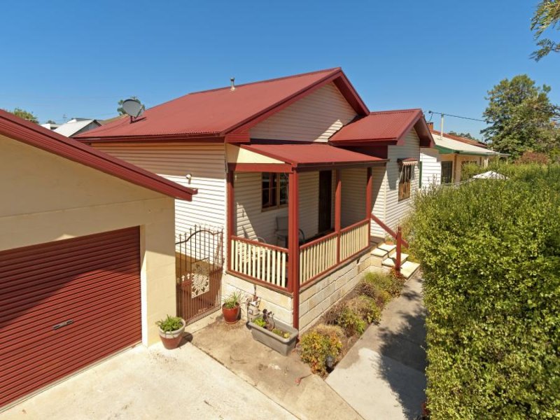 48 Henderson Road, Queanbeyan, NSW 2620 Property Details