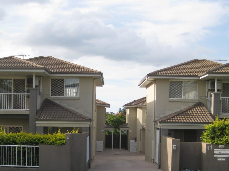 1/11 Waratah Avenue, Carina, QLD 4152