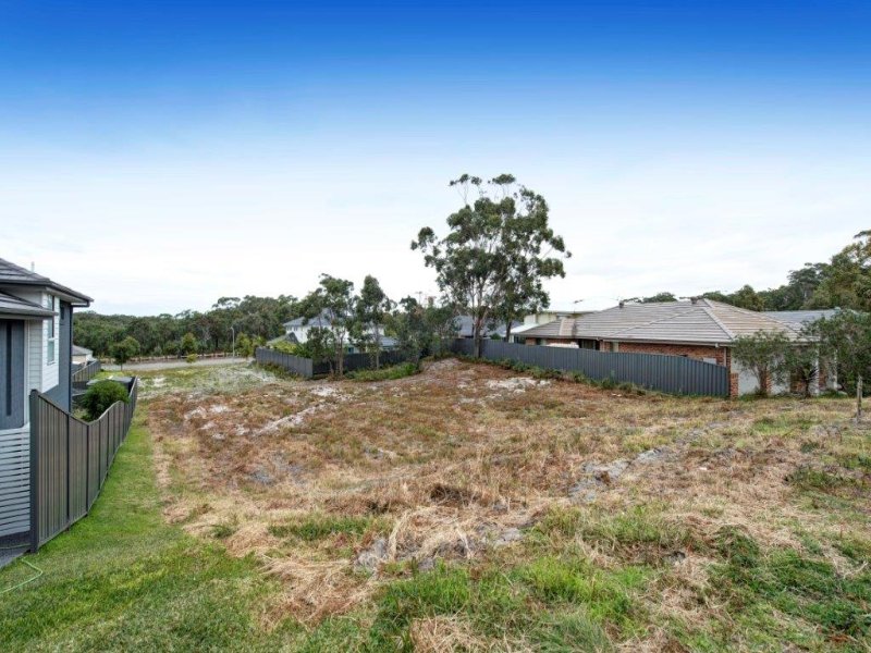 4 Sheoak Street, Fern Bay, NSW 2295