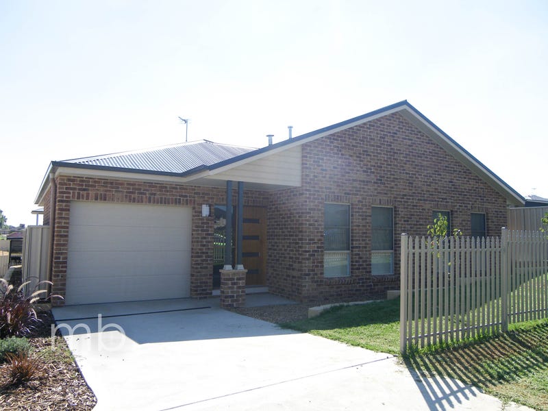 9A Whitney Place, Orange, NSW 2800