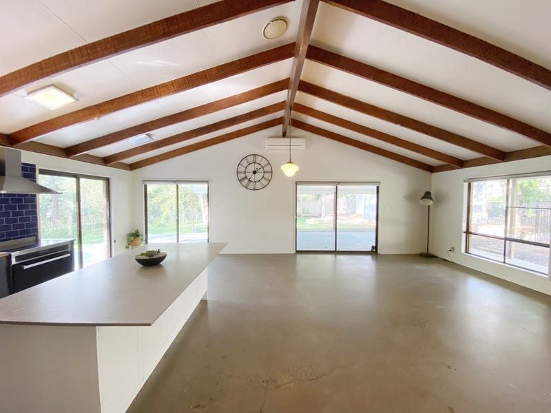 34 Mountain Vista Court, Mount Crosby, QLD 4306