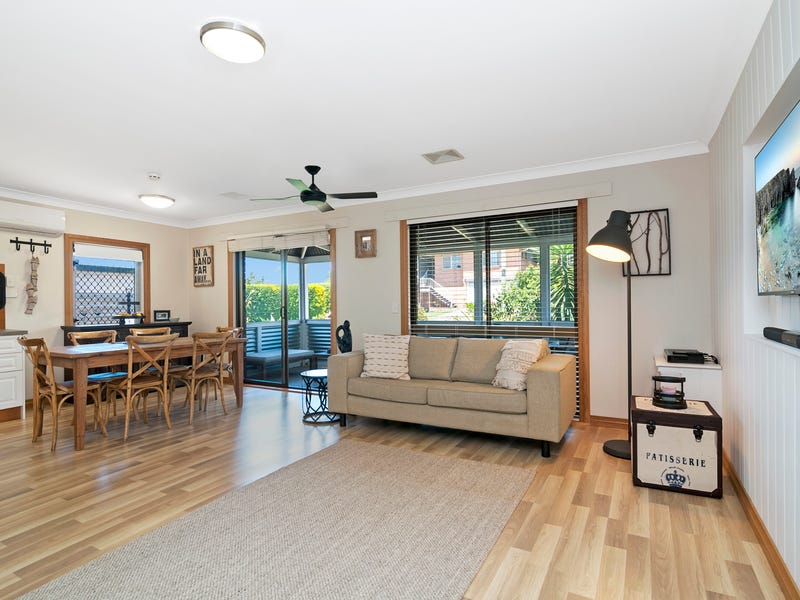 11 Swallow Avenue, Paradise Point, QLD 4216 11 Swallow Avenue, Paradise Point, QLD 4216