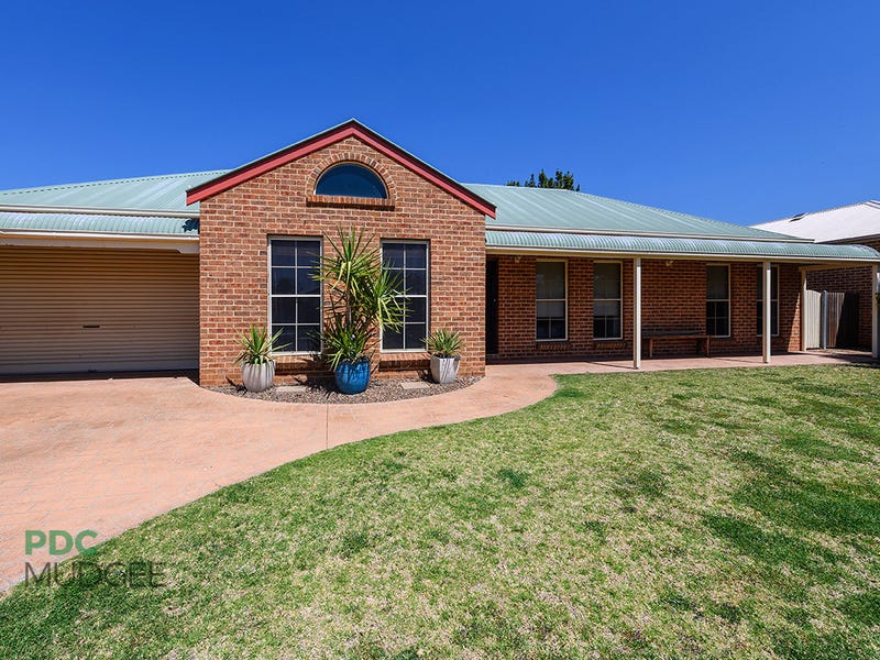 11 Macquarie Drive, Mudgee, NSW 2850 Property Details
