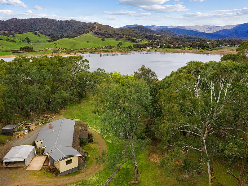 77 Willow Lake Drive, Macs Cove, VIC 3723