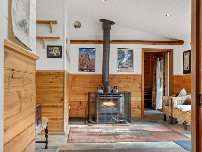 100 Merrifield Road, Clunes, Vic 3370 House for Sale