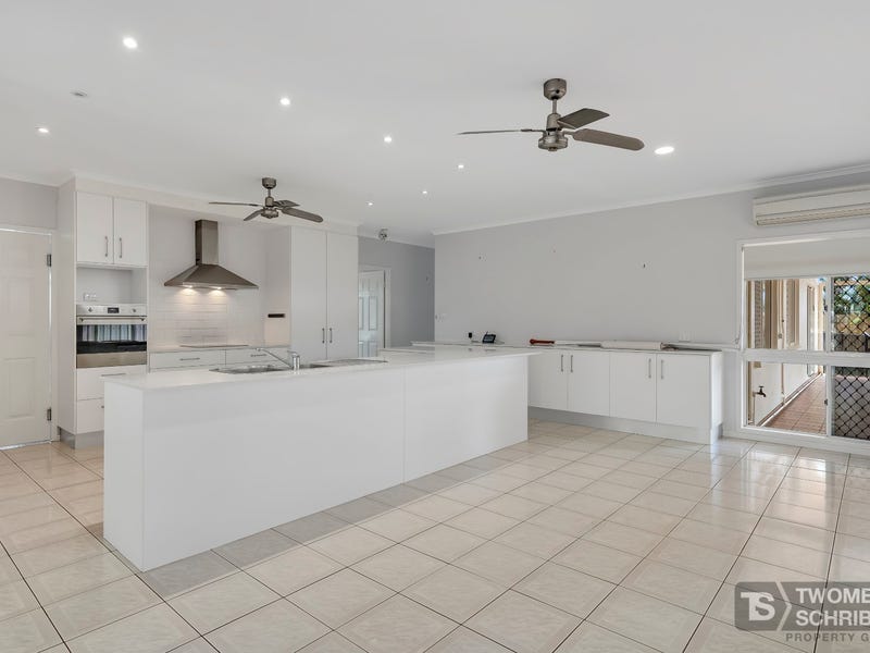 7 Strathmore Court, Mooroobool, Qld 4870
