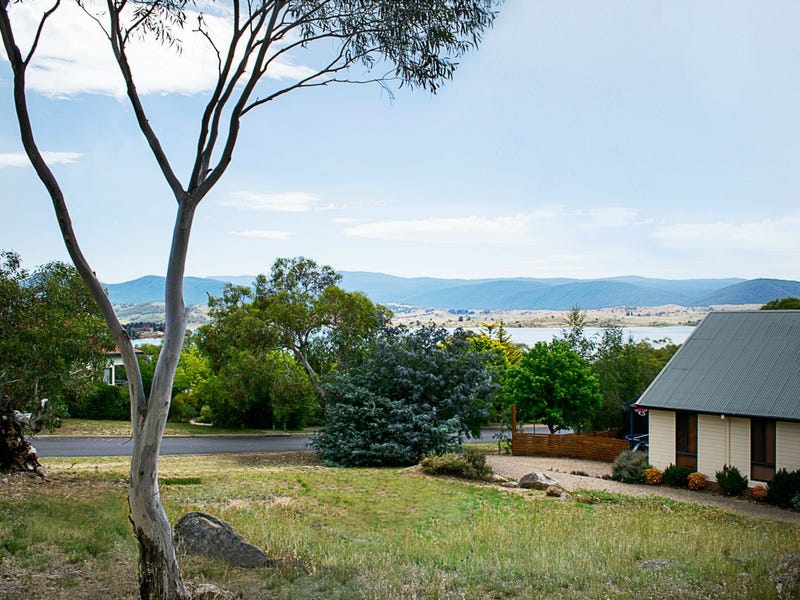 13 Rainbow Drive, East Jindabyne, NSW 2627