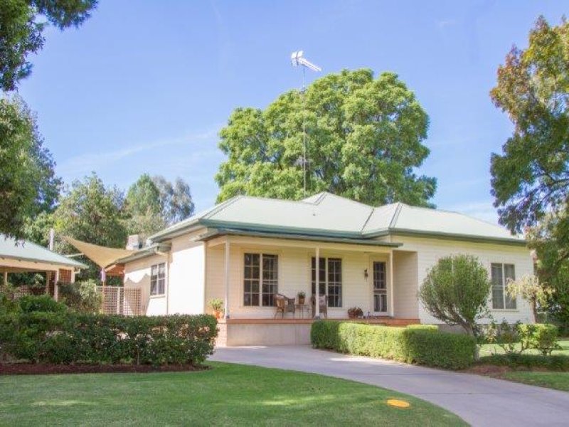 25 Gordon Avenue, Griffith, NSW 2680 Property Details