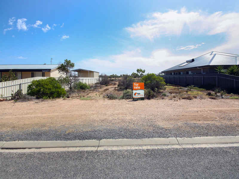 15 North Terrace, Moonta Bay, SA 5558