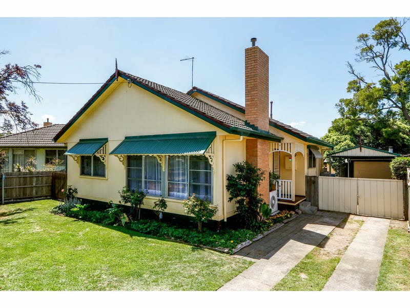 11 Pine Grove, Sale, VIC 3850