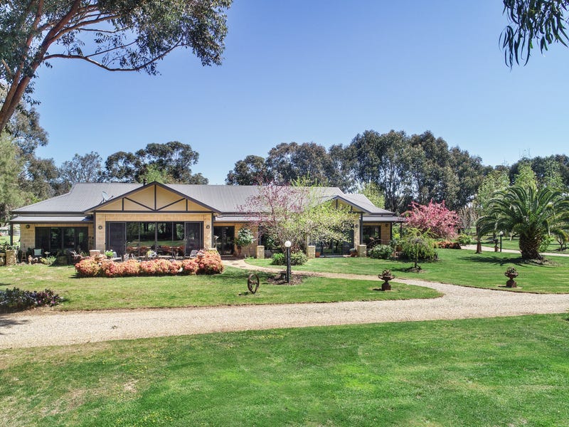 Real Estate & Property for Sale in Mansfield, VIC 3722 (+1 location) Pg